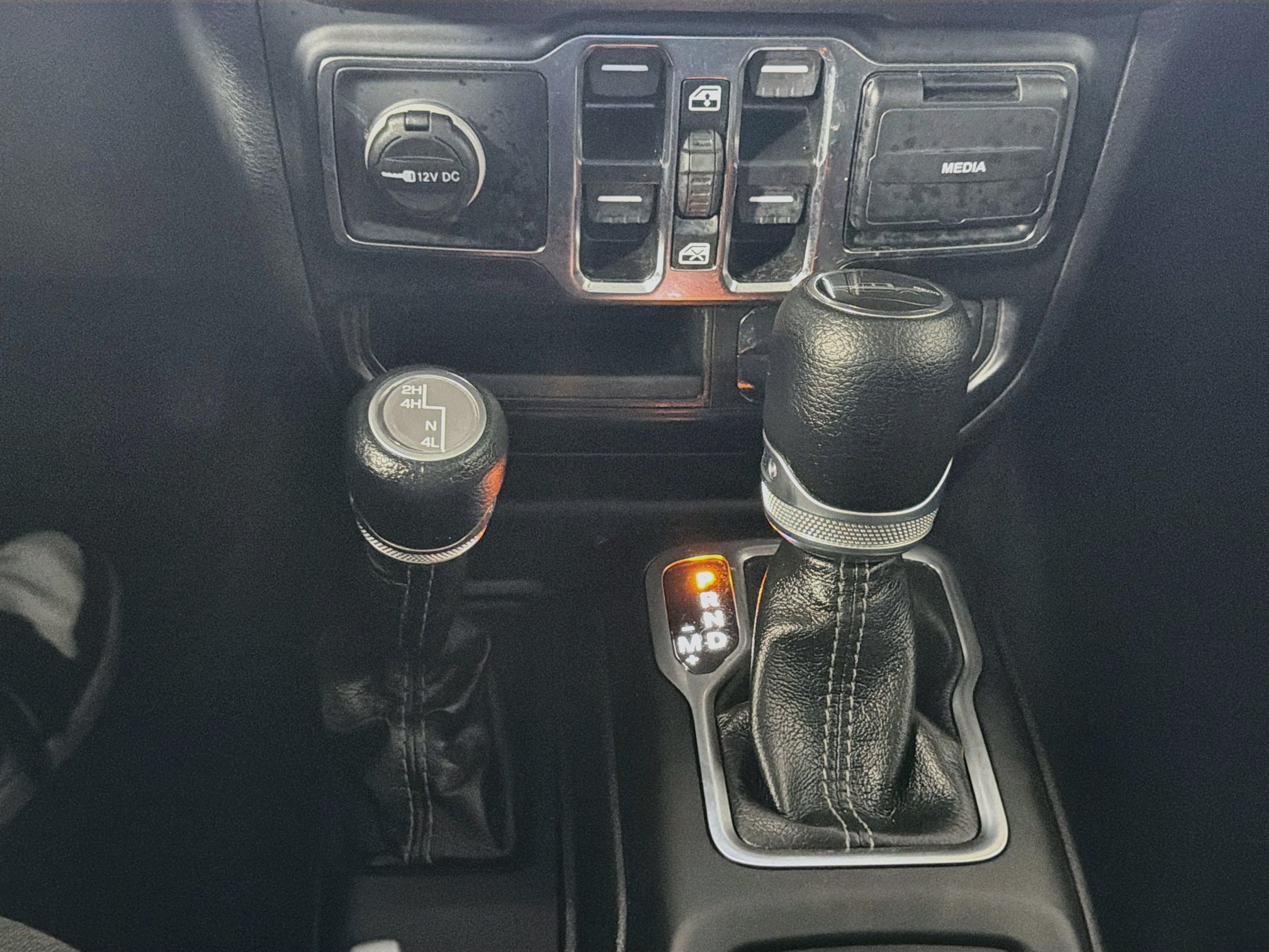 Used 2024 Jeep Gladiator Sport AWD/4WD image 23