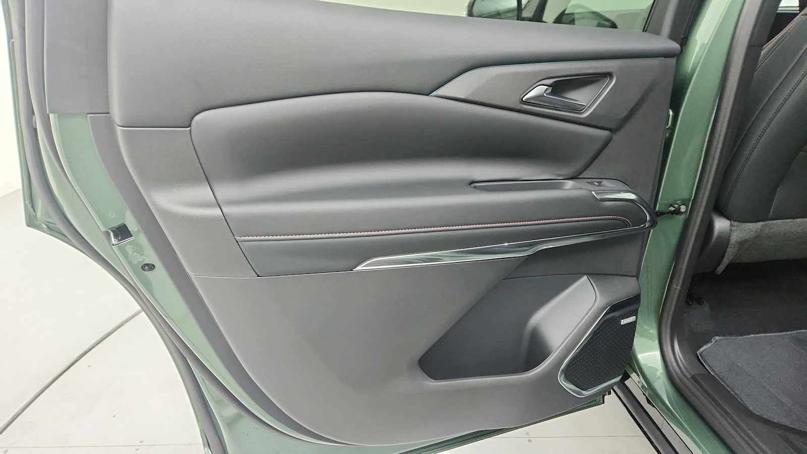 New 2027 Chevrolet Traverse RS FWD image 26