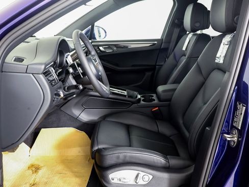 New 2026 Porsche Macan image 5