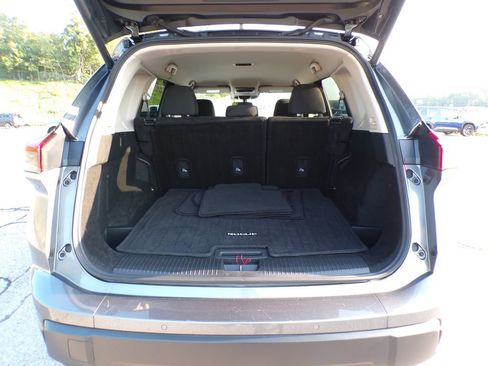 Used 2025 Nissan Rogue SV AWD/4WD image 17