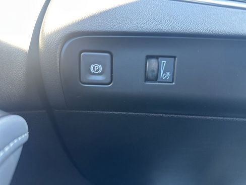 Used 2023 Buick Enclave Essence w/ Experience Buick Package image 20