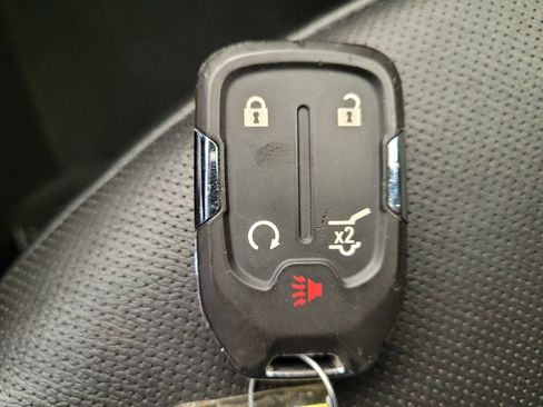 Used 2024 GMC Terrain SLT image 32