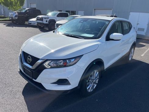 Used 2021 Nissan Rogue Sport S image 3