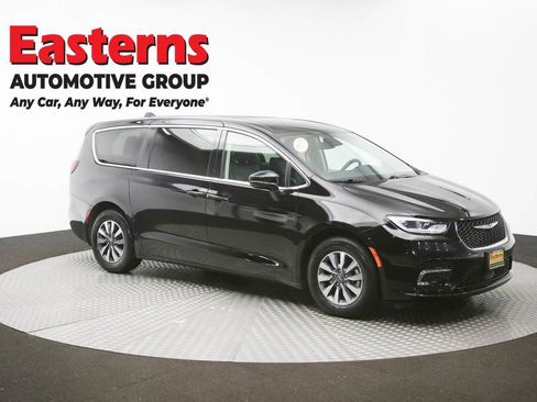 Used 2024 Chrysler Pacifica Limited FWD image 49