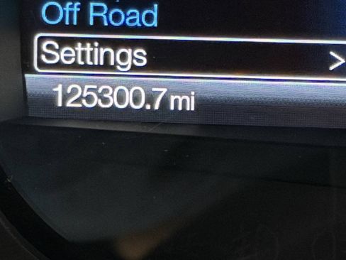 Used 2017 Ford Expedition Limited w/ Equipment Group 301A AWD/4WD image 27