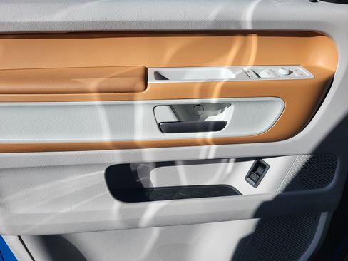 New 2025 Volkswagen ID. Buzz 1st Edition image 12