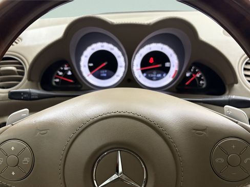 Used 2011 Mercedes-Benz SL 550 image 40