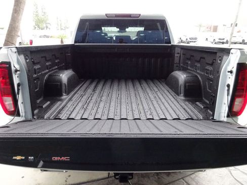 New 2026 GMC Sierra 1500 Elevation image 8