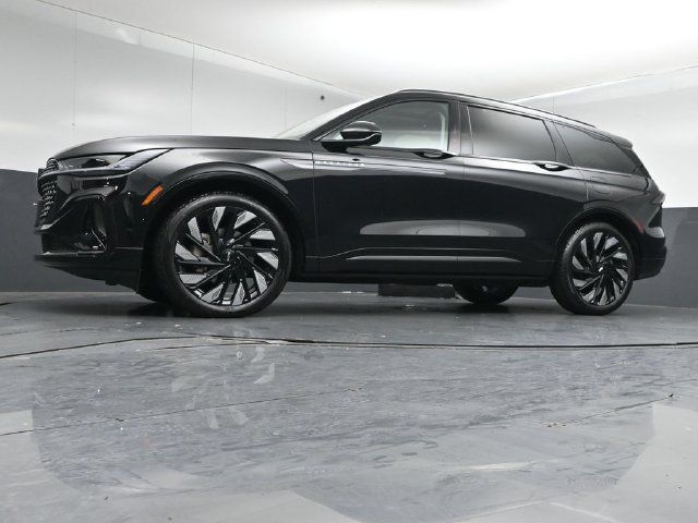 Certified 2026 Lincoln Nautilus Reserve w/ Jet Appearance Package AWD/4WD image 40