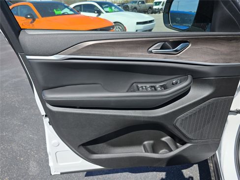 New 2026 Jeep Grand Cherokee Altitude AWD/4WD image 19