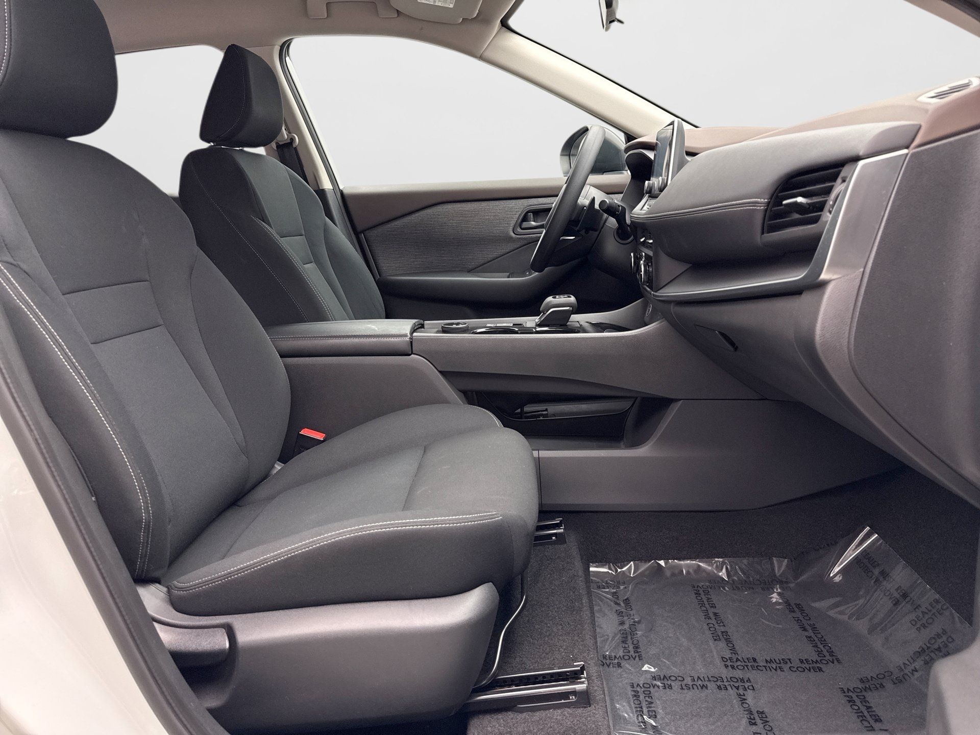 Used 2023 Nissan Rogue S AWD/4WD image 16