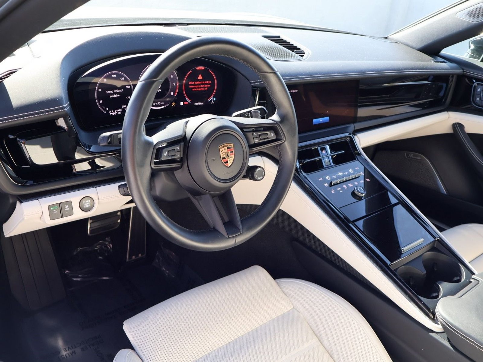 Certified 2024 Porsche Panamera w/ Premium Package RWD image 4