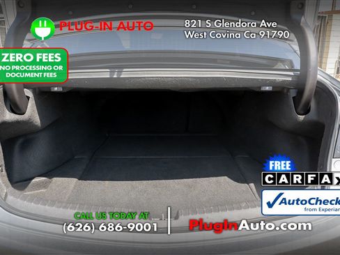 Used 2018 Acura TLX w/ Technology Package FWD image 11