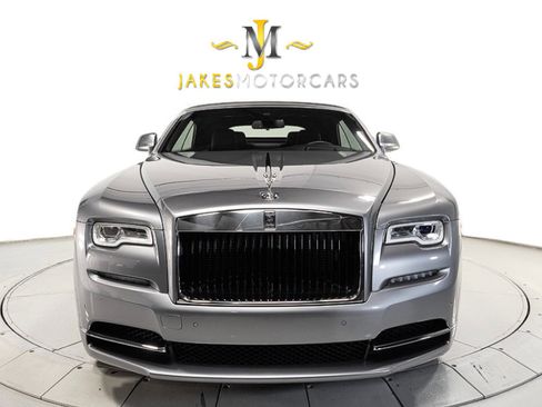 Used 2019 Rolls-Royce Dawn RWD image 19
