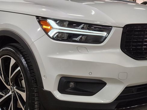 Used 2021 Volvo XC40 T4 R-Design w/ Advanced Package image 13