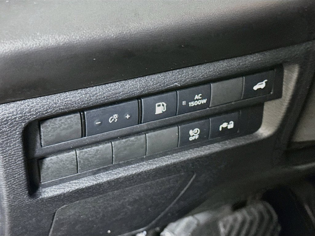 Used 2025 Mitsubishi Outlander 4WD Plug-In Hybrid image 10