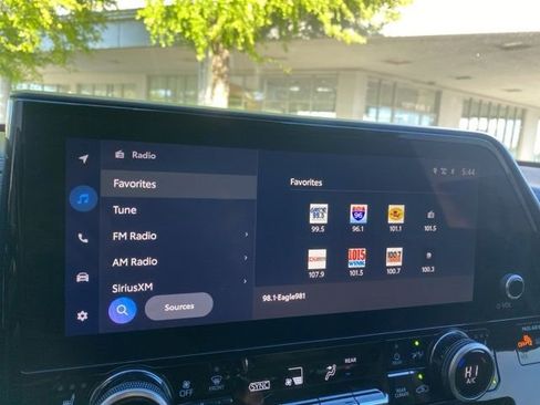 Used 2023 Toyota Highlander Limited image 22