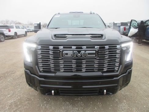 New 2026 GMC Sierra 3500 Denali Ultimate image 12