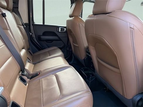 Used 2020 Jeep Gladiator Overland w/ LED Lighting Group image 15