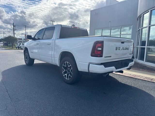 Used 2025 RAM 1500 Laramie w/ Sport Appearance Package AWD/4WD image 9