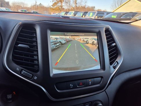 Used 2021 Jeep Cherokee Trailhawk w/ Trailer Tow Group AWD/4WD image 10