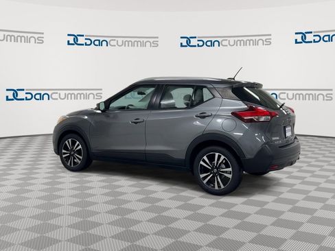 Used 2019 Nissan Kicks SV FWD image 6