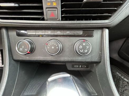 Used 2020 Volkswagen Jetta S w/ Driver Assistance Package image 19