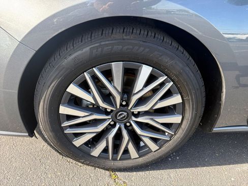 Used 2025 Nissan Altima 2.5 SV image 31