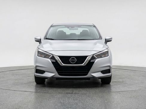 Used 2025 Nissan Versa SV FWD image 2