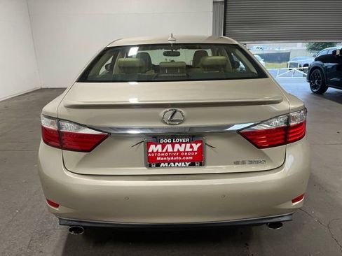 Used 2014 Lexus ES 350 w/ Luxury Package FWD image 4