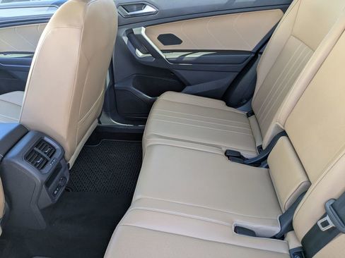 Used 2022 Volkswagen Tiguan SE AWD/4WD image 30