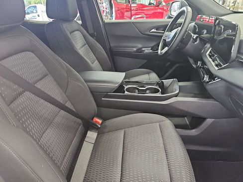 Used 2025 Chevrolet Equinox LT FWD image 10