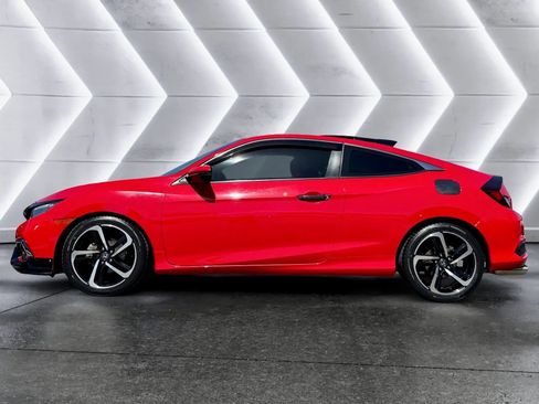 Used 2019 Honda Civic Touring image 2