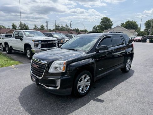 Used 2017 GMC Terrain SLE w/ Driver Alert Package I FWD image 2