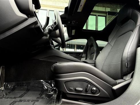 Used 2025 Porsche Panamera 4 w/ Premium Package image 12