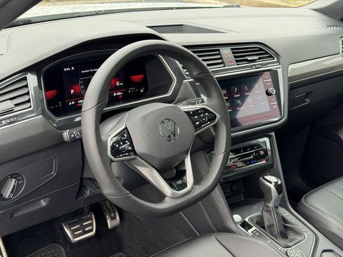 Used 2022 Volkswagen Tiguan SE R-Line image 22