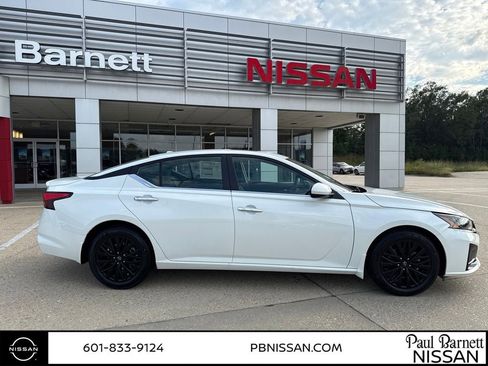 New 2025 Nissan Altima 2.5 SV w/ SV Special Edition Package image 9