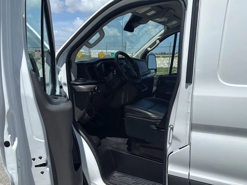 Used 2022 Ford Transit 250 Low Roof image 21