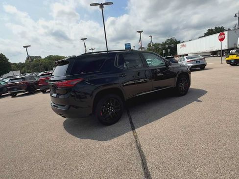 Certified 2023 Chevrolet Traverse Premier w/ Redline Edition AWD/4WD image 8