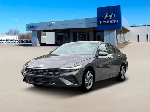 New 2026 Hyundai Elantra Limited image 1