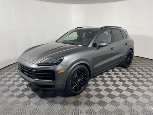 Used 2026 Porsche Cayenne S AWD/4WD image 11