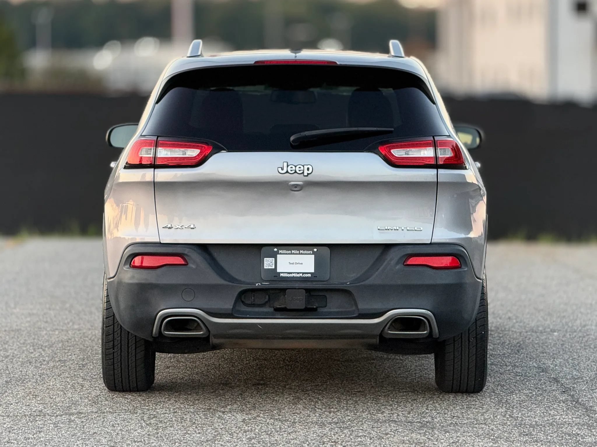 Used 2016 Jeep Cherokee Limited w/ Trailer Tow Group AWD/4WD image 4