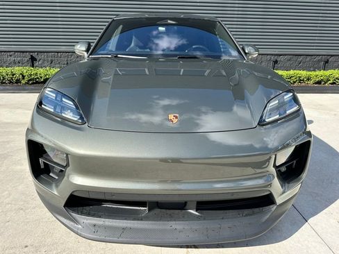 Used 2025 Porsche Macan 4 Electric image 8