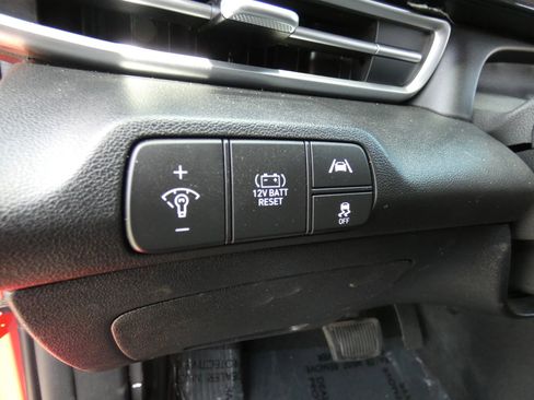 Used 2023 Hyundai Elantra Limited image 63