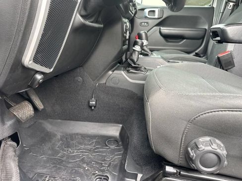 Used 2021 Jeep Wrangler Unlimited Sport AWD/4WD image 30