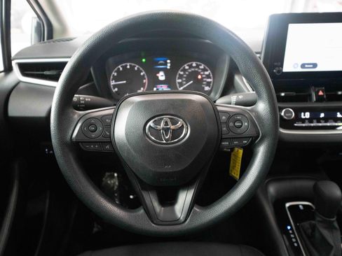 Used 2025 Toyota Corolla LE FWD image 21