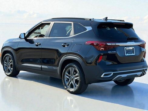 Used 2023 Kia Seltos S w/ Navigation Package image 4