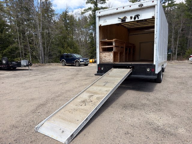 Used 2017 Chevrolet Express 3500 RWD image 18