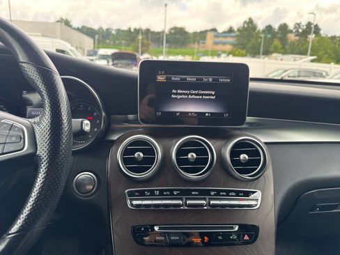 Certified 2019 Mercedes-Benz GLC 300 4MATIC image 17
