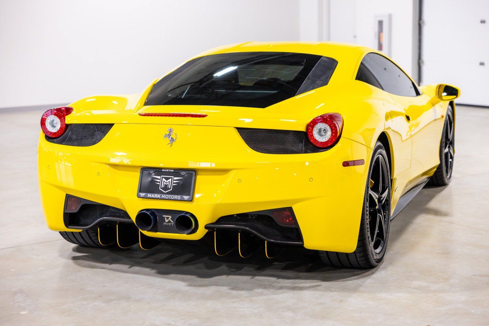 Used 2011 Ferrari 458 Italia Coupe RWD image 9